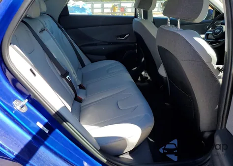 2025 Hyundai Elantra Limited z USA, uszkodzony, nr VIN KMHLP4DG2SU863560